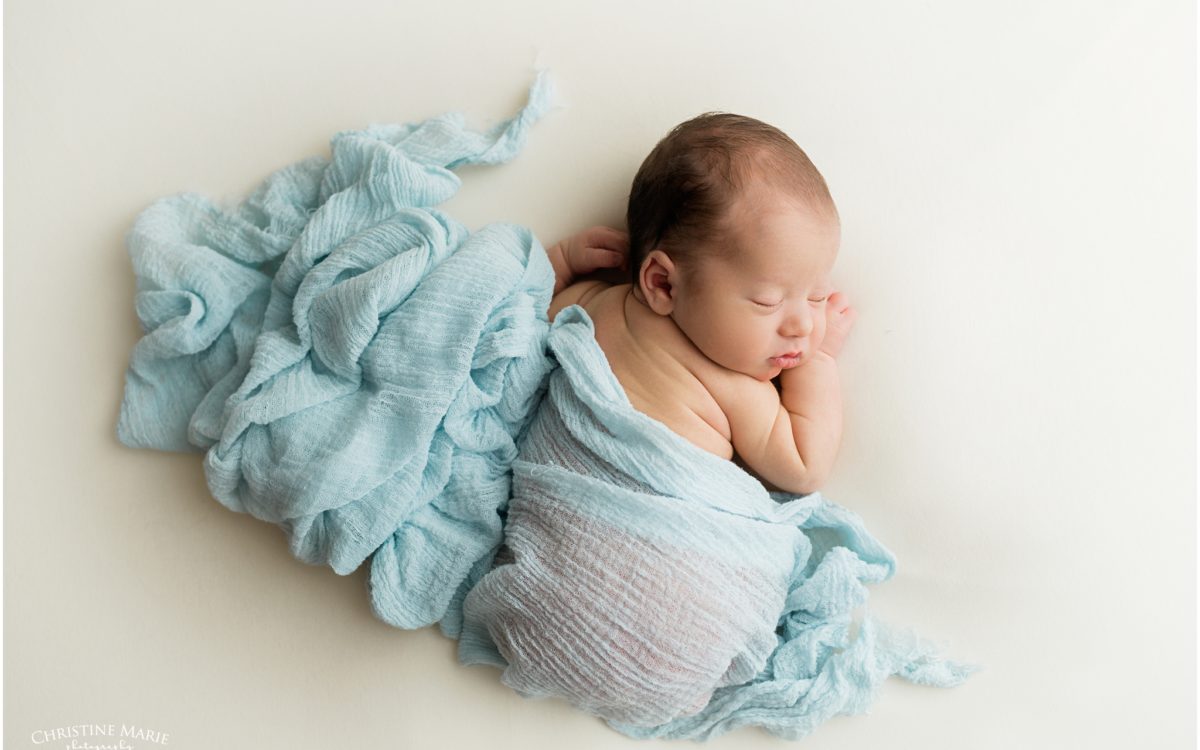 Natural newborn photography | Cumming Newborn Photographer