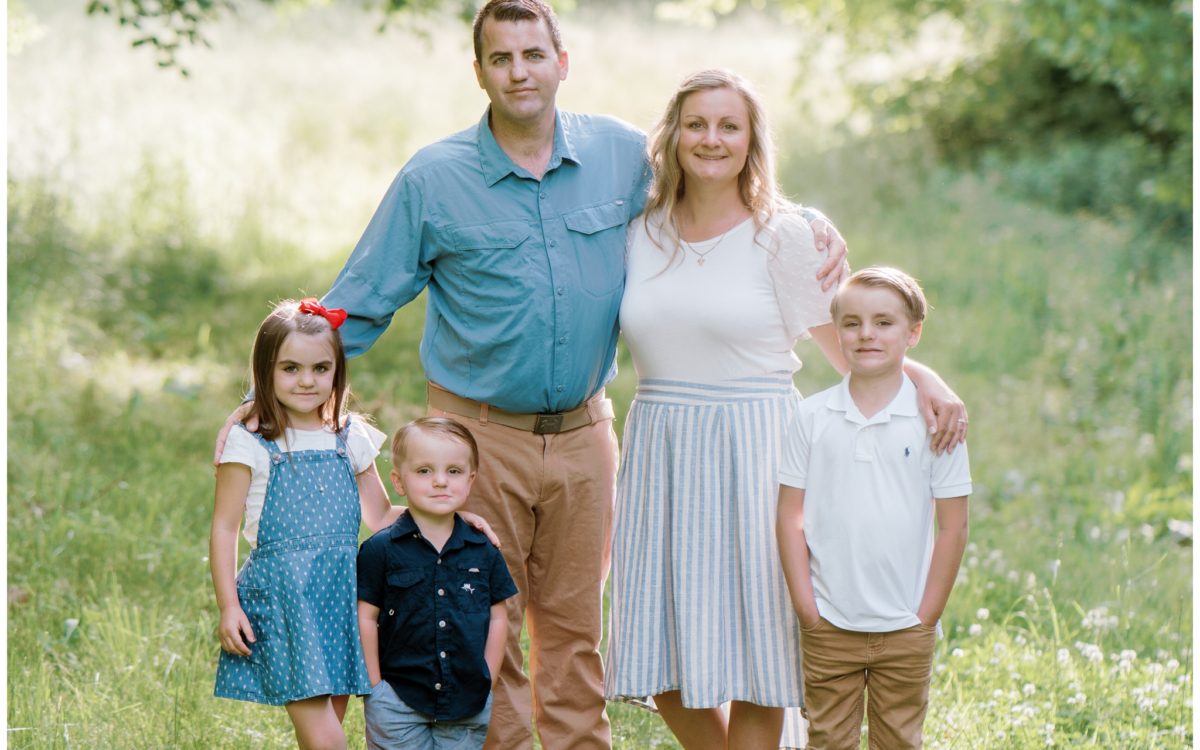 Cumming Family Photographer | Outdoor family photos in Cumming, GA