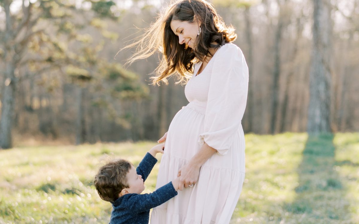 Alpharetta Maternity Photographer | Natural Outdoor Maternity and Family Photos